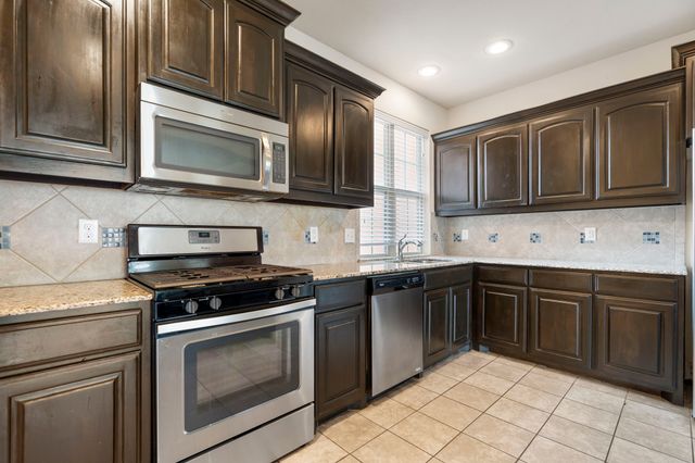 2640 Venice Drive 2, Grand Prairie, TX 75054