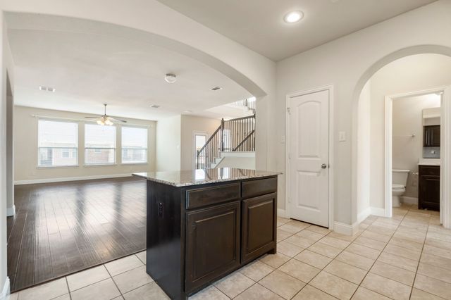 2640 Venice Drive 2, Grand Prairie, TX 75054
