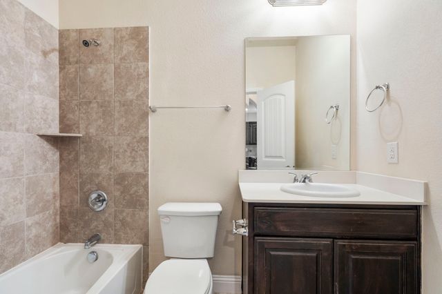 2640 Venice Drive 2, Grand Prairie, TX 75054