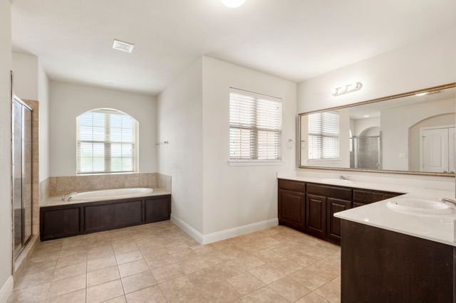 2640 Venice Drive 2, Grand Prairie, TX 75054