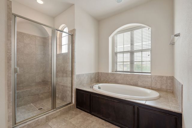 2640 Venice Drive 2, Grand Prairie, TX 75054