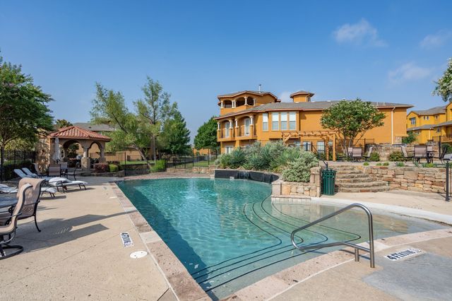 2640 Venice Drive 2, Grand Prairie, TX 75054