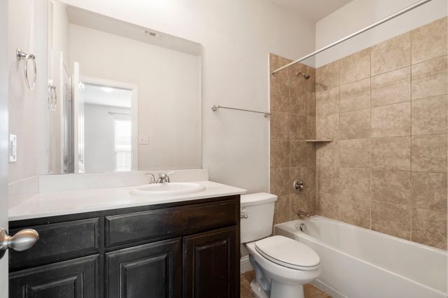 2640 Venice Drive 2, Grand Prairie, TX 75054