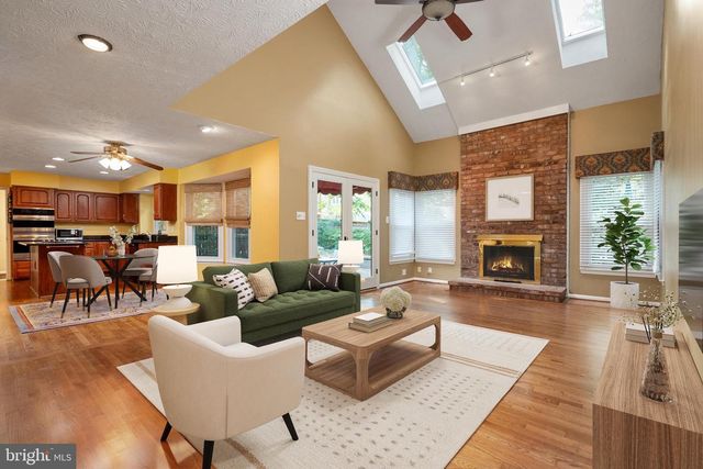 2113 CROSSGATE DR, Crofton, MD 21114