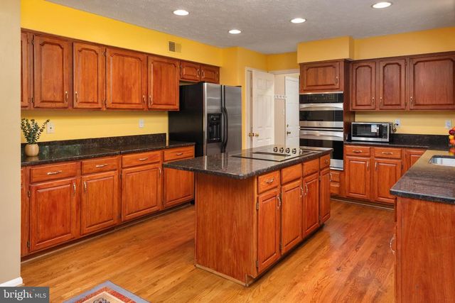 2113 CROSSGATE DR, Crofton, MD 21114