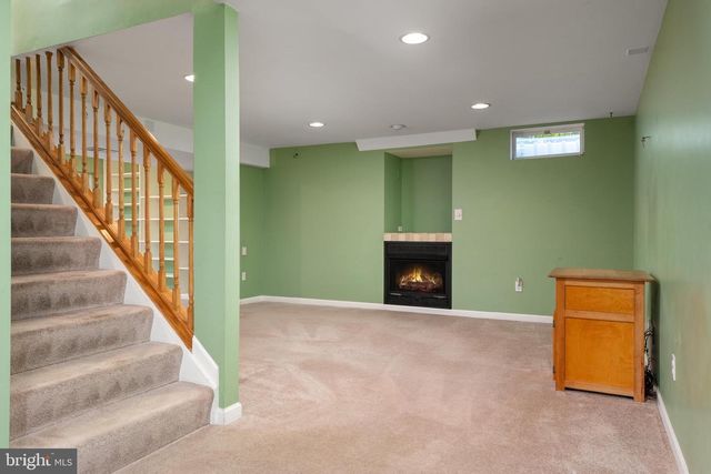 2113 CROSSGATE DR, Crofton, MD 21114