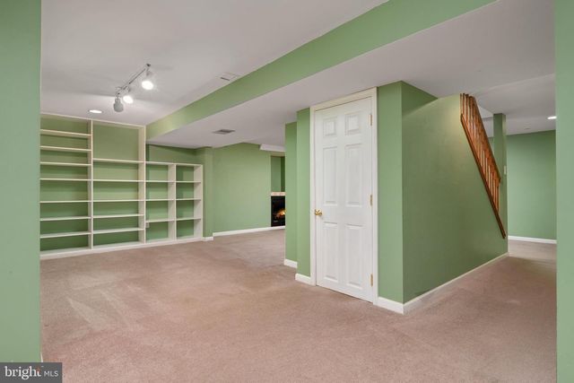 2113 CROSSGATE DR, Crofton, MD 21114