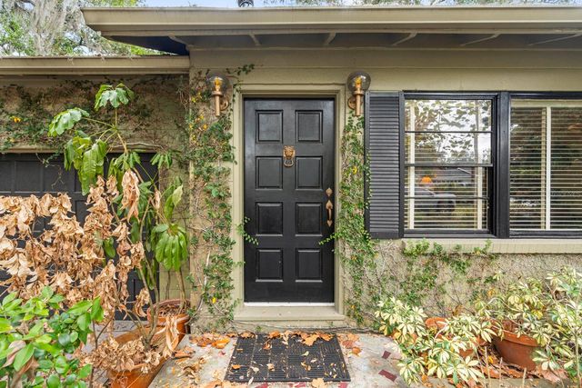 617 S RIVERHILLS DRIVE, Temple Terrace, FL 33617