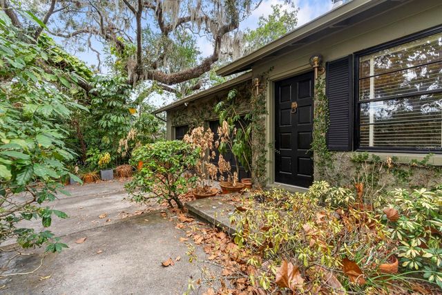 617 S RIVERHILLS DRIVE, Temple Terrace, FL 33617