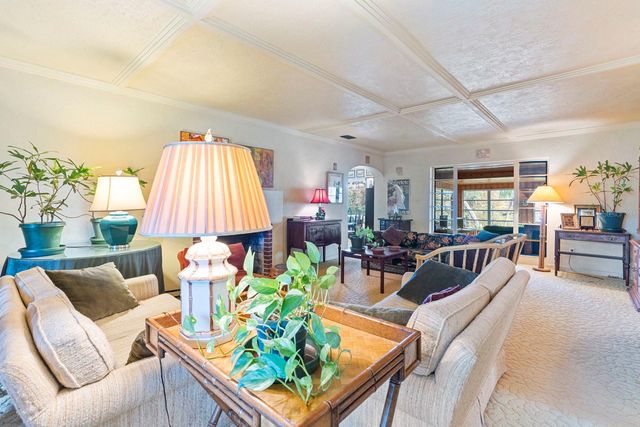 617 S RIVERHILLS DRIVE, Temple Terrace, FL 33617