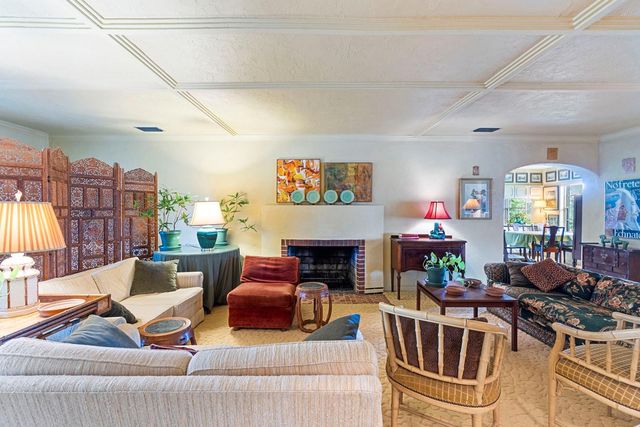 617 S RIVERHILLS DRIVE, Temple Terrace, FL 33617