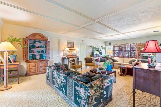 617 S RIVERHILLS DRIVE, Temple Terrace, FL 33617