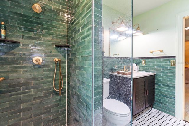 617 S RIVERHILLS DRIVE, Temple Terrace, FL 33617