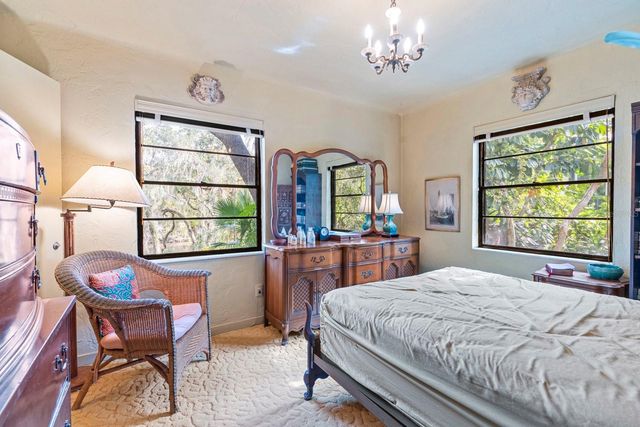 617 S RIVERHILLS DRIVE, Temple Terrace, FL 33617