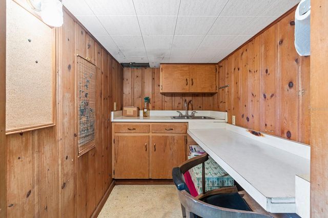 617 S RIVERHILLS DRIVE, Temple Terrace, FL 33617