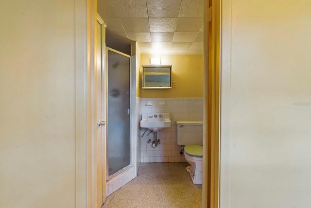 617 S RIVERHILLS DRIVE, Temple Terrace, FL 33617