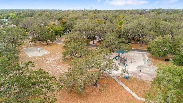 617 S RIVERHILLS DRIVE, Temple Terrace, FL 33617