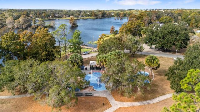 617 S RIVERHILLS DRIVE, Temple Terrace, FL 33617