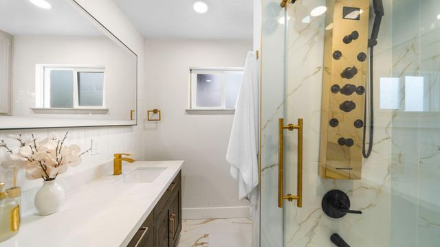 251 Holyhead Drive, Houston, TX 77015