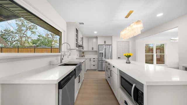 251 Holyhead Drive, Houston, TX 77015