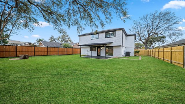 251 Holyhead Drive, Houston, TX 77015