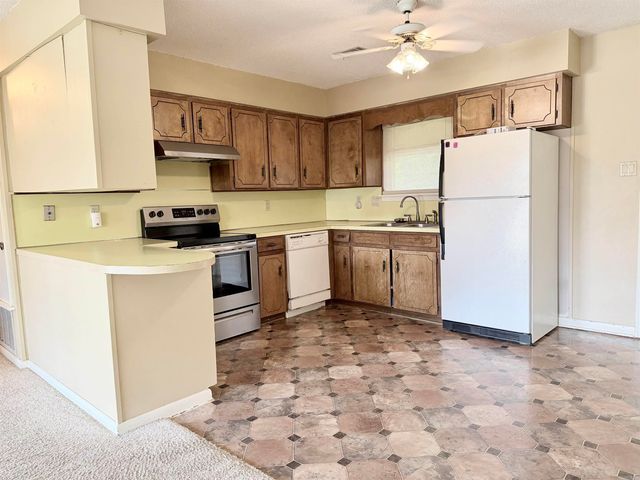 102 Fairway Drive, Conway, AR 72034