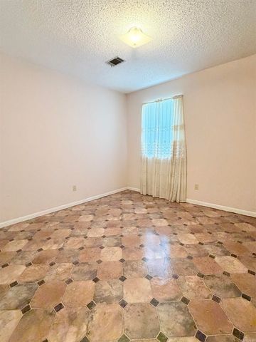 102 Fairway Drive, Conway, AR 72034