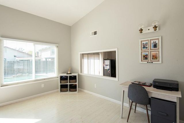 1957 Blue Spruce Dr, Oakdale, CA 95361