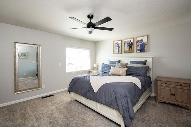 1957 Blue Spruce Dr, Oakdale, CA 95361