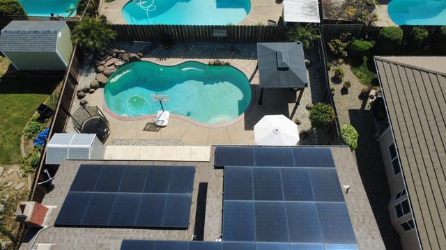 1957 Blue Spruce Dr, Oakdale, CA 95361