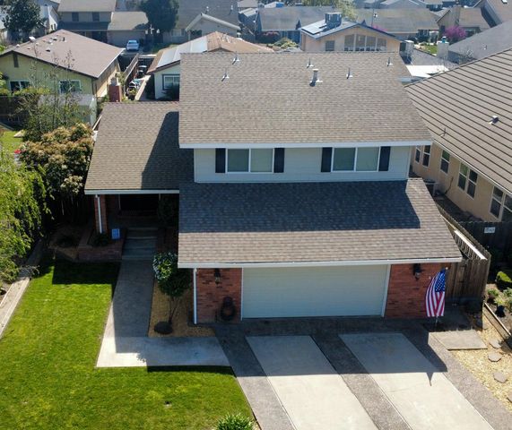 1957 Blue Spruce Dr, Oakdale, CA 95361