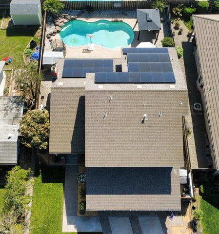 1957 Blue Spruce Dr, Oakdale, CA 95361