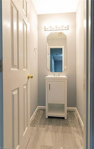 106 Tom Court, Kernersville, NC 27284