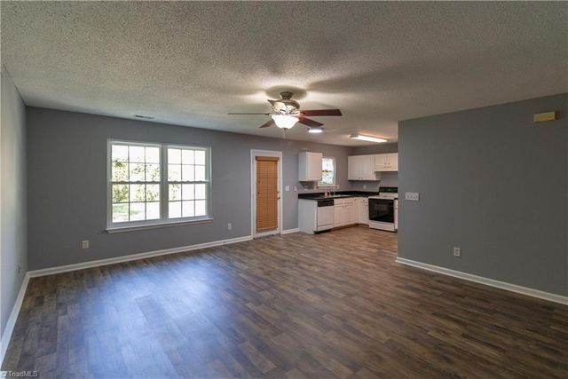 106 Tom Court, Kernersville, NC 27284
