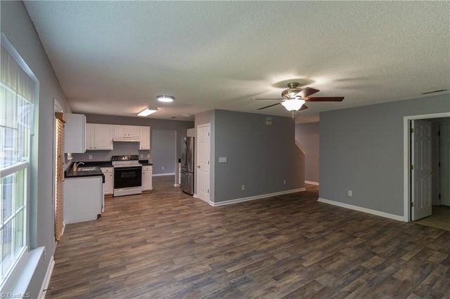 106 Tom Court, Kernersville, NC 27284