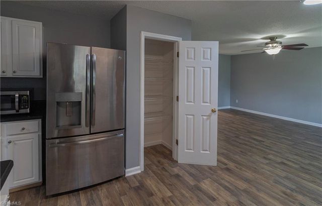 106 Tom Court, Kernersville, NC 27284