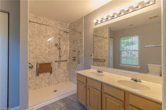 106 Tom Court, Kernersville, NC 27284