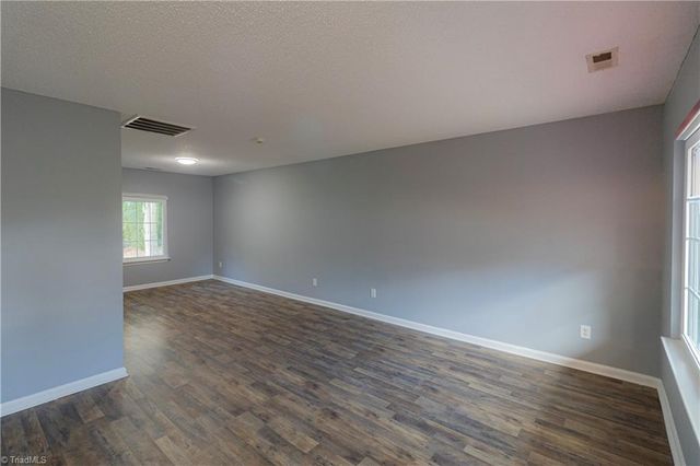 106 Tom Court, Kernersville, NC 27284