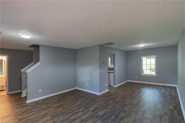 106 Tom Court, Kernersville, NC 27284