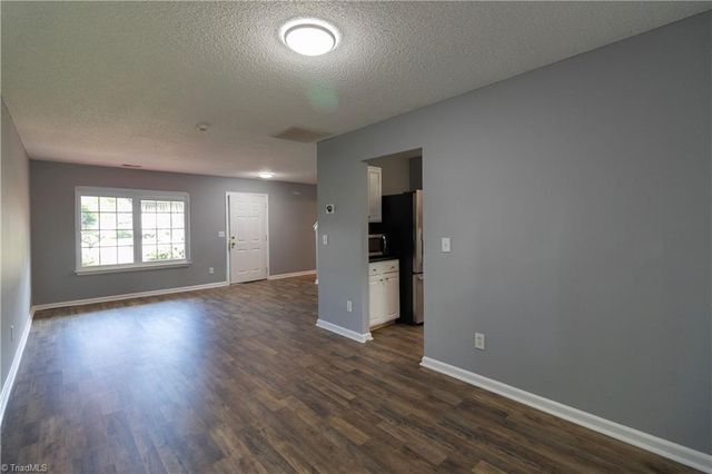 106 Tom Court, Kernersville, NC 27284