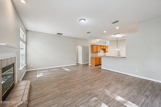 12511 WAGES Way E, Jacksonville, FL 32218