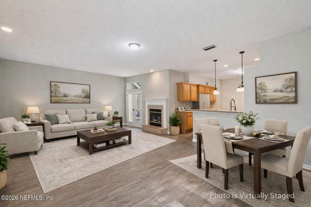 12511 WAGES Way E, Jacksonville, FL 32218