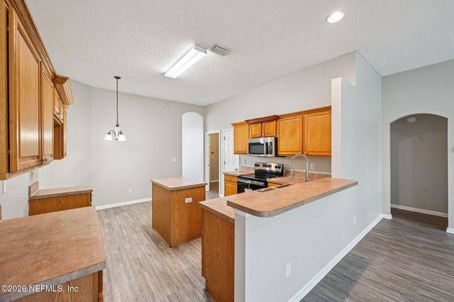 12511 WAGES Way E, Jacksonville, FL 32218