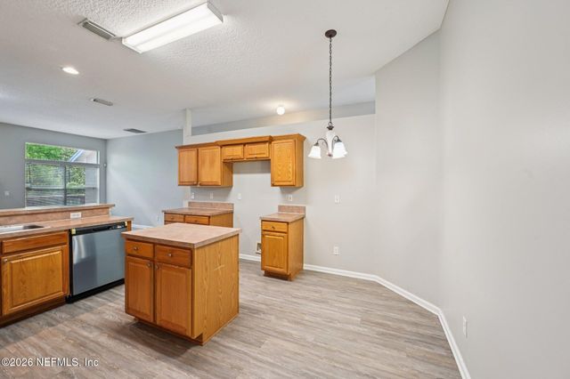 12511 WAGES Way E, Jacksonville, FL 32218