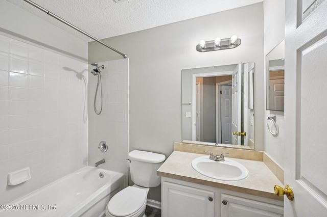 12511 WAGES Way E, Jacksonville, FL 32218