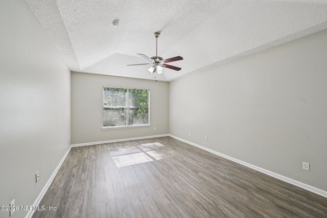 12511 WAGES Way E, Jacksonville, FL 32218