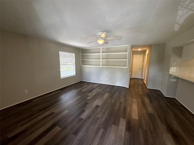 318 S Poplar Street 3, Tomball, TX 77375
