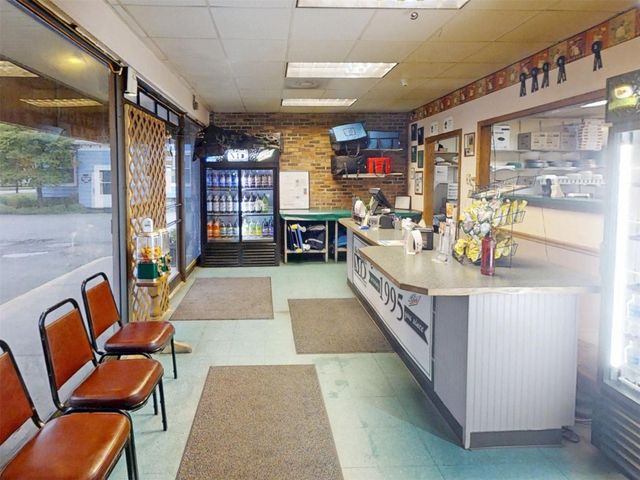 137 MAIN Street E, Girard, PA 16417