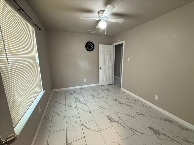 109 Colony Drive, Arlington, TX 76002