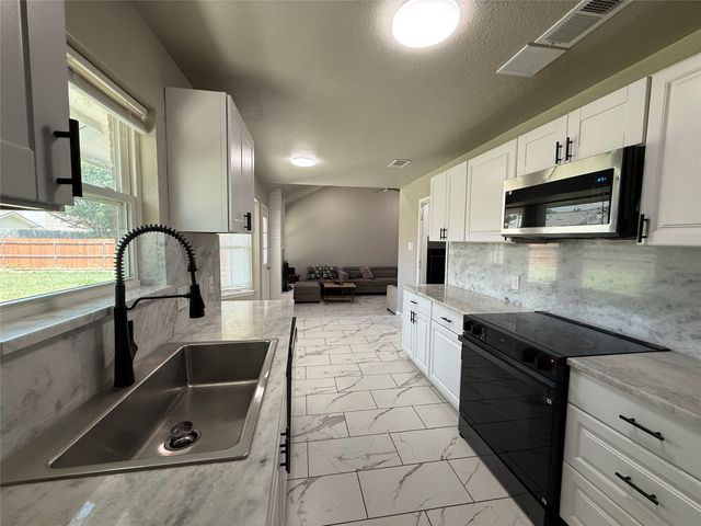 109 Colony Drive, Arlington, TX 76002